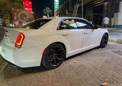 کرایسلەر 300